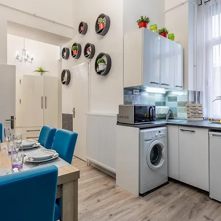Convenient Super Apartment